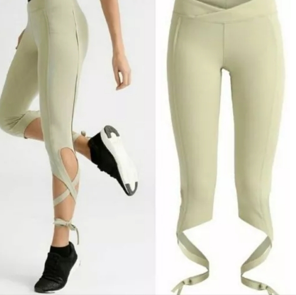 Free People Movement Turnout Boho Wrap Leggings size Medium - Picture 4 of 10